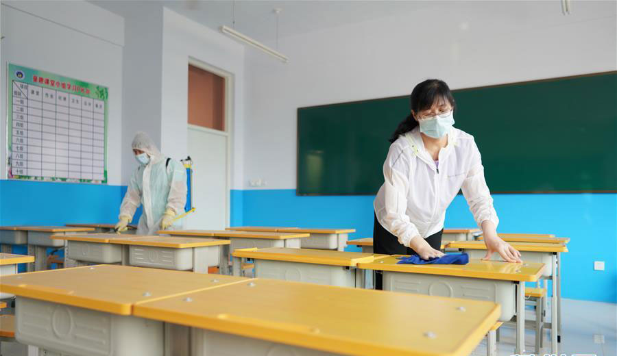 โรงเรียนในจีนทยอยทำความสะอาดใหญ่ ต้อนรับเทอมใหม่_fororder_0831校园2