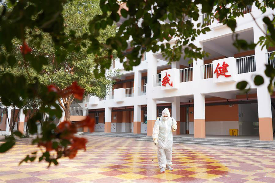 โรงเรียนในจีนทยอยทำความสะอาดใหญ่ ต้อนรับเทอมใหม่_fororder_0831校园6