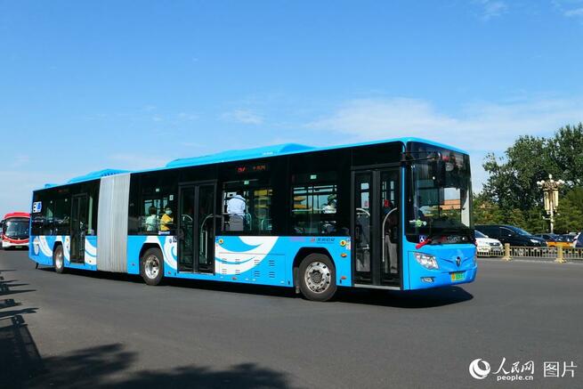北京の市街地路線バスがスカイブルーに「お召し替え」_fororder_yyy