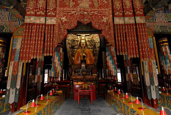 पहेंलो धर्मको गुम्बा- युंग ह कुं अर्थात लामा मन्दिर-1