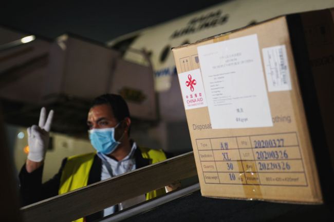 وصول الشحنة الأولى من مستلزمات طبية ووقائية من الصين إلى مصر لمواجهة كورونا