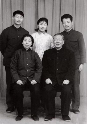 ​الرئيس الصيني شي جين بينغ: تذكر آمال الأم