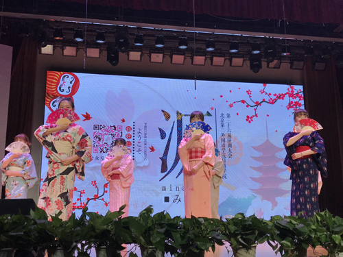 北京第二外大、今年も伝統の日本語演劇大会
