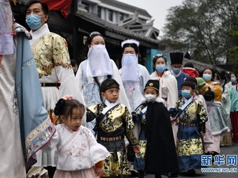 漢服文化フェス開催　パレードで漢服の魅力アピール　四川省成都