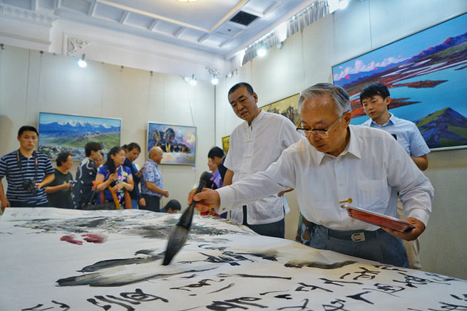 「和して同ぜず・東北アジア書画展2017北京」が開幕