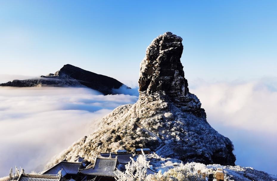 ทัศนียภาพภูเขาฝานจิ้งหลังหิมะตก