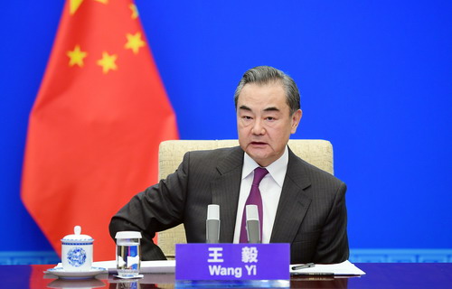 وزير الخارجية الصيني يدعو إلى العودة المبكرة للولايات المتحدة إلى الاتفاق النووي
