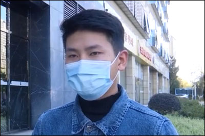 คนขี่มอเตอร์ไซค์ในจีนเปิดช่องทางให้รถพยาบาลช่วยชีวิตคน
