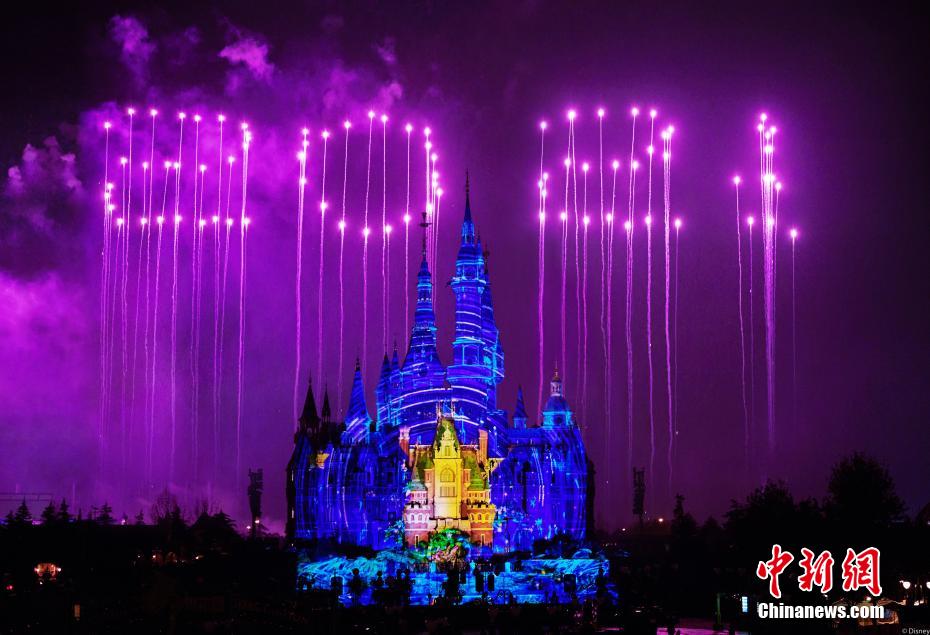 5周年の上海ディズニー　きらめく花火で新年をお迎え_fororder_FOREIGN202101011508000581001977777