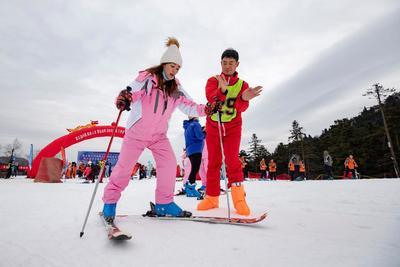 पैचिङ हिउँदे ओलम्पिक खेलकुद संयोजन समितिद्वारा शारिरिक रूपमा विकलाङ्ग चिनियाँहरुका लागि बरफ र हिम खेल कार्यक्रमको आयोजना_fororder_3