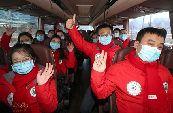 ทีมแพทย์กรุงปักกิ่งเดินทางไปสนับสนุนเมืองหนานกงของมณฑลเหอเป่ย_fororder_北京援河北 (1)_副本