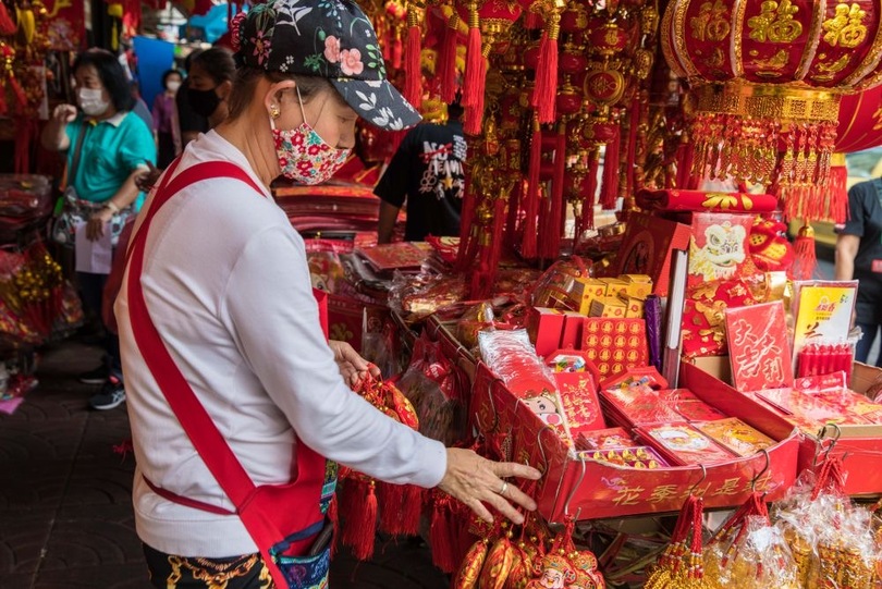 ชาวไทยจับจ่ายซื้อของต้อนรับเทศกาลตรุษจีน_fororder_WechatIMG43