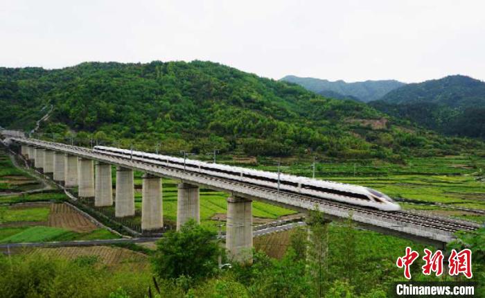 الصين تخطط لاستمار 11.6 مليار دولار أمريكي في السكك الحديدية بدلتا نهر اليانغتسي_fororder_005