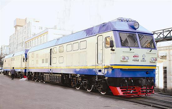 شركة مهمات السكك الحديدية الصينية في داليان تصدر قاطرات إلى الإمارات العربية المتحدة_fororder_008