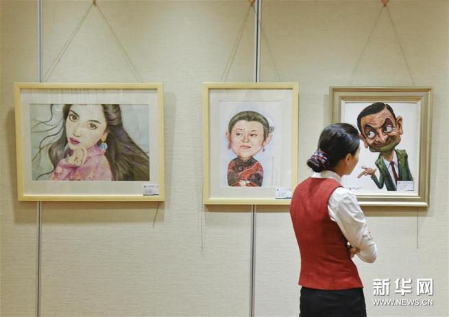 内蒙古フフホトで似顔絵展を開催