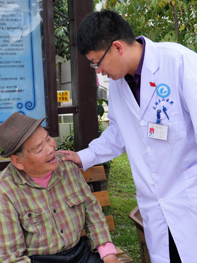 雲南省の新たな試み 病院と介護施設の協力モデル