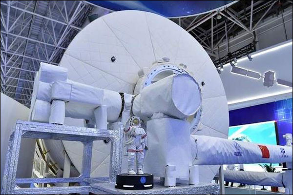 นักบินประจำสถานีอวกาศจีนกลุ่มแรกกำลังฝึกซ้อมอย่างเคร่งครัด_fororder_20210217hty1