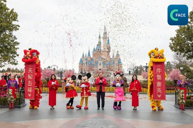 เจิมเนตรสิงโตมงคล! เซี่ยงไฮ้ ดิสนีย์ รีสอร์ต (Shanghai Disney Resort) เริ่มปีฉลูมงคลด้วยประเพณีดั้งเดิมอันพิเศษแบบจีนๆ_fororder_2021021707_2