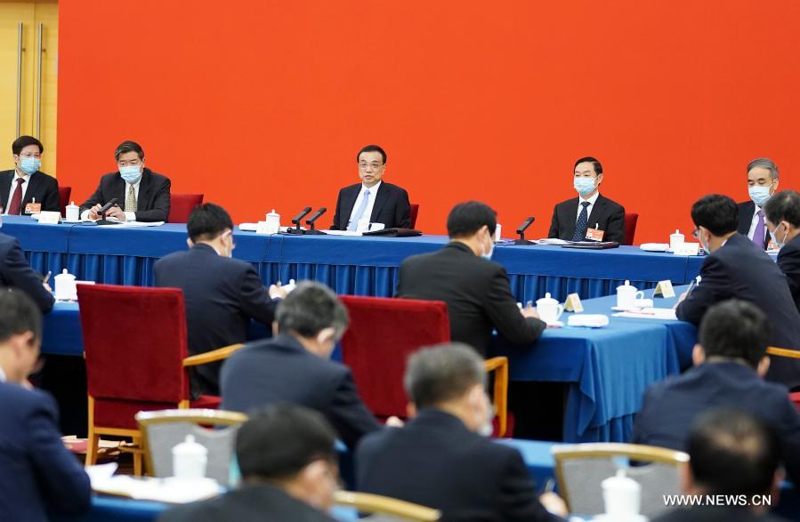 قادة صينيون ينضمون إلى مناقشات مع مستشارين سياسيين_fororder_李克强1