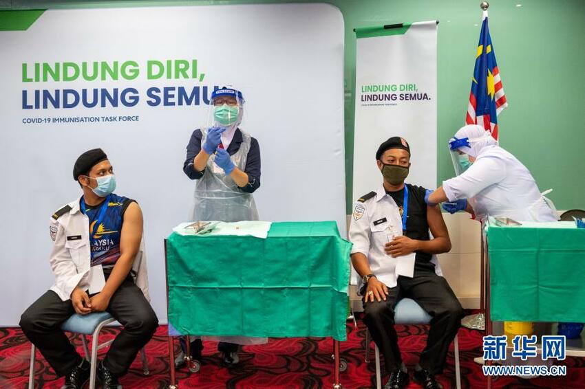 Malaysia Mulai Terima Suntikan Vaksin Virus Corona Sinovac Tiongkok_fororder_ml9