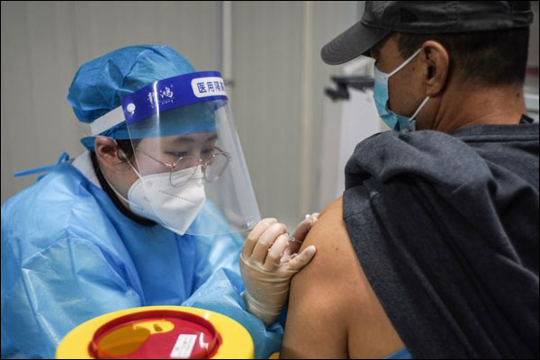 จีนเตรียมจัดให้ประชาชนทั่วไปรับการฉีดวัคซีนป้องกันโควิด-19_fororder_20210325qmjz3