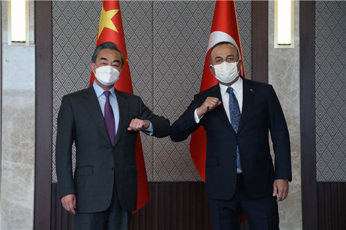 الصين وتركيا ترفضان تسييس التعاون في مجال لقاح "كوفيد-19"_fororder_WANGYI01