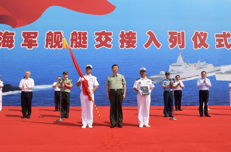 شي يحضر مراسم تشغيل سفن بحرية صينية_fororder_139903320_16192635115601n