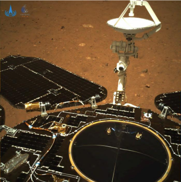 หุ่นสำรวจ ‘จู้หรง’ ของจีนส่งภาพกลับจากดาวอังคาร_fororder_火星2