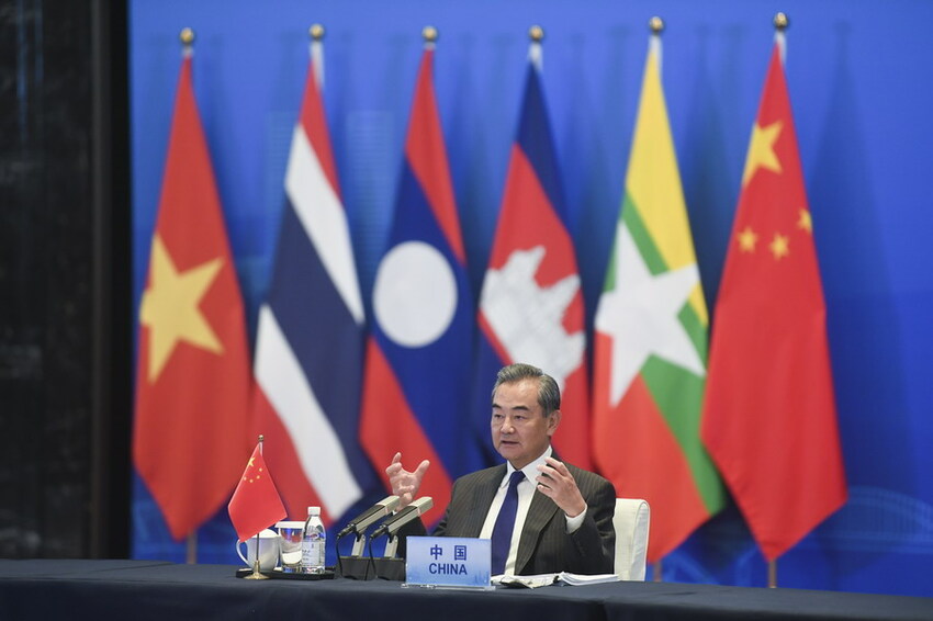 Wawancara Wang Yi Seusai Konferensi Khusus Menteri Luar Negeri Peringatan HUT Ke-30 Hubungan Dialog Tiongkok-ASEAN dan Pertemuan Menlu Kerjasama Sungai Lancang-Mekong_fororder_wy29