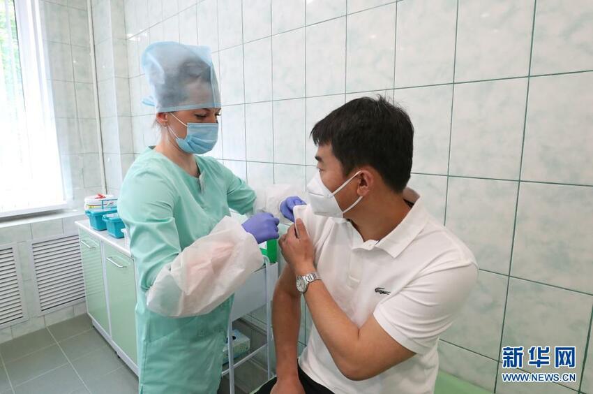 Program Vaksinasi Cakupi 1,18 juta Warga Negara Tiongkok di Luar Negeri_fororder_cm6