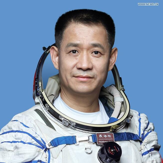 中国、有人宇宙船「神舟１２号」の飛行士３人を発表_fororder_1310010416_16238103643821n