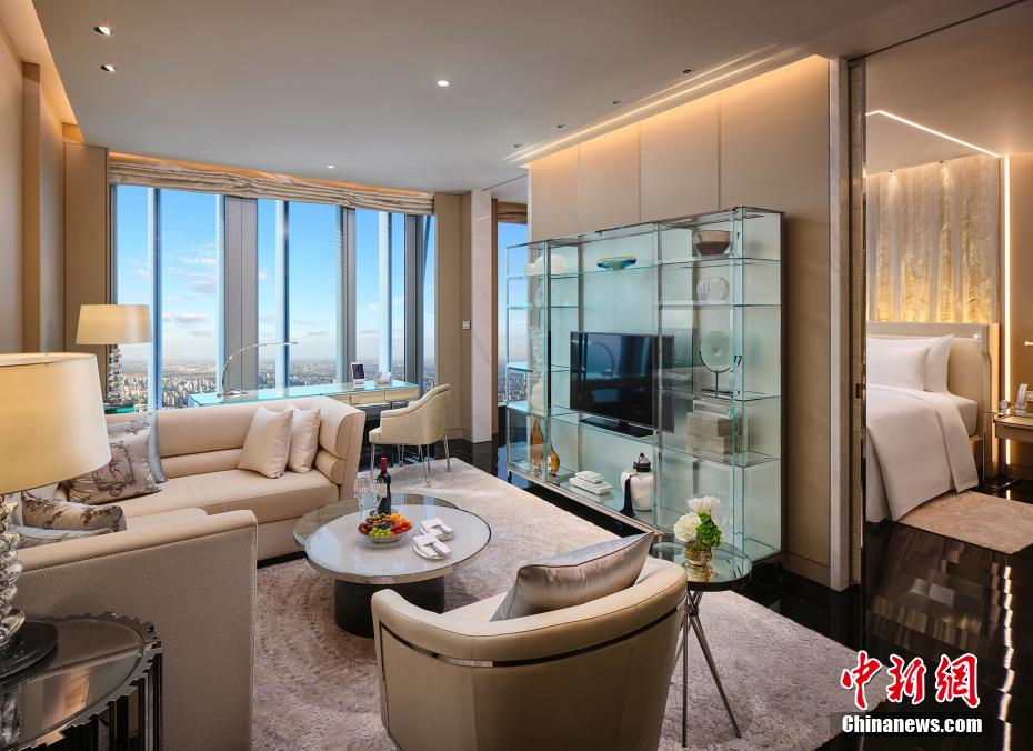 世界で一番高いところにあるホテルがオープン　上海_fororder_d