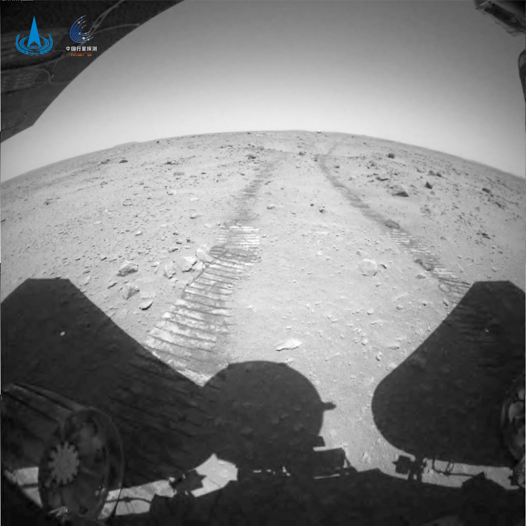 نشر تسجيلات فيديو وصور لهبوط مسبار "تيان ون -1" على سطح المريخ ودوريته الاستكشافية_fororder_004