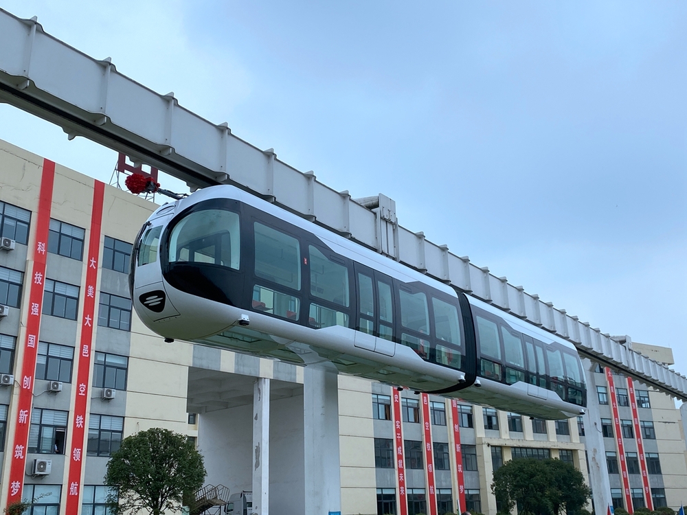 中国初の新エネ観光モノレール車両、成都でラインオフ_fororder_3-1