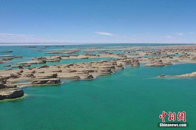 上空から撮影した美しい水上のヤルダン岩　青海省_fororder_FOREIGN202107091431000382948677816