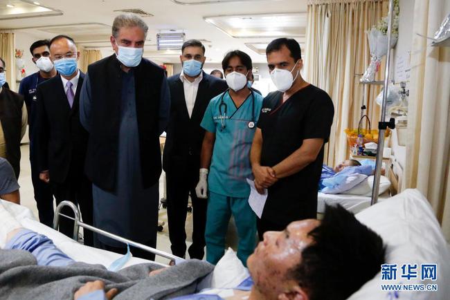 پاکستانی وزیر خارجہ شاہ محمود قریشی کی داسو دہشت گرد  حملے میں زخمی ہونے والے چینی شہریوں کی عیادت_fororder_src=http___nimg.ws.126.net__url=http%253A%252F%252Fdingyue.ws.126.net%252F2021%252F0718%252Ffeaa3b04j00qwg5b7002jc000sf00iyg.