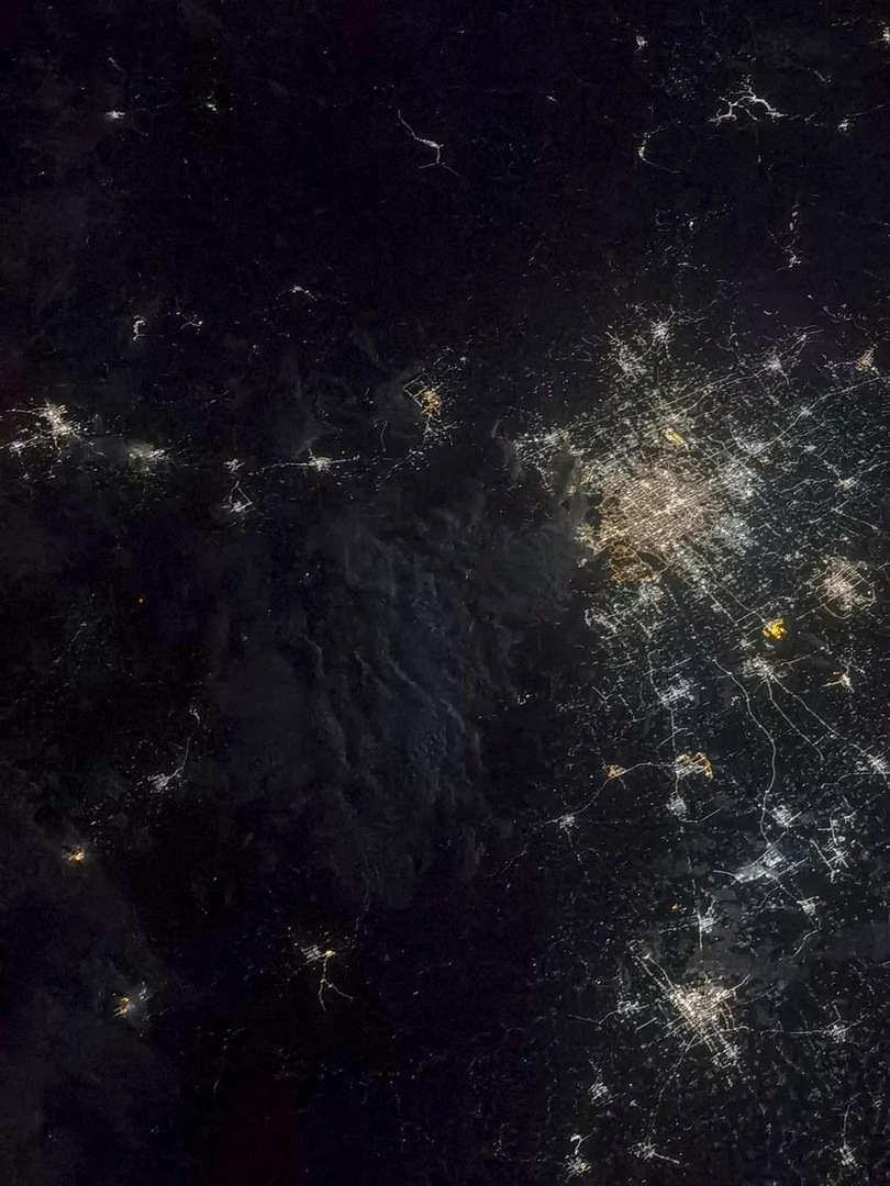 นักบินอวกาศ “เสินโจว-12” ถ่ายภาพความสวยงามของอวกาศ_fororder_微信图片_202109011920057