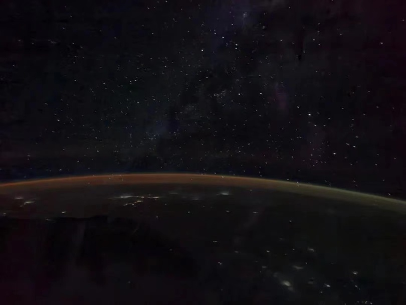 นักบินอวกาศ “เสินโจว-12” ถ่ายภาพความสวยงามของอวกาศ_fororder_微信图片_202109011920053