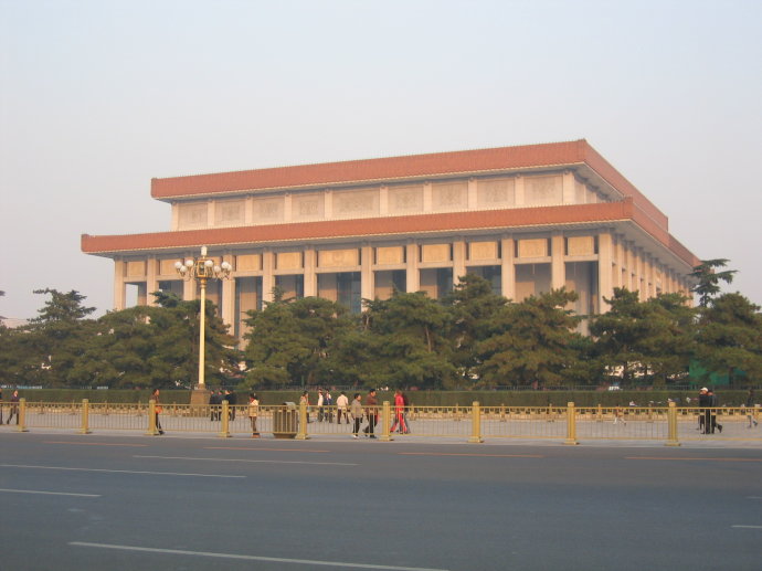 नेपाली कम्युनिष्ट नेतालाई माओकै नाम थाहा छैन_fororder_Mao Memorial Building 2