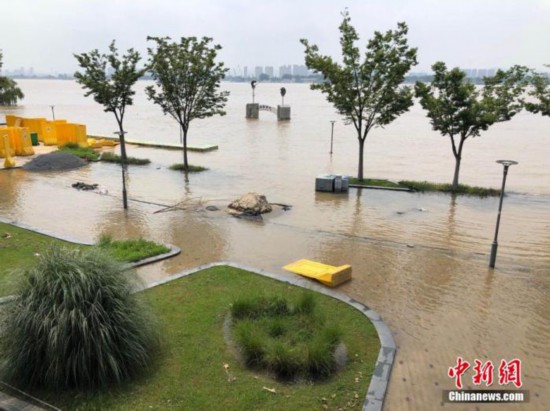 長江中下流の主流全域で警戒水位超え