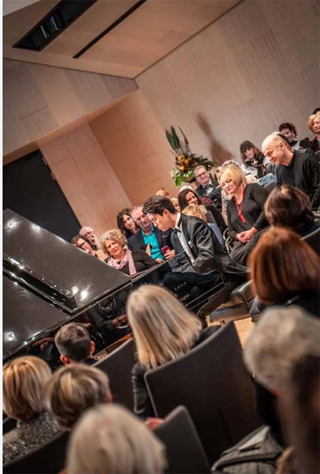 जर्मनीमा बसोबास गर्ने चिनियाँ पियानोवादक चाङ हाईऔद्वारा ओस्बर्गहोफ अन्तर्राष्ट्रिय शास्त्रीय संगीत महोत्सव आयोजित