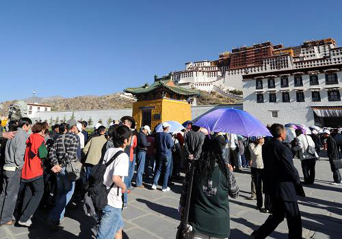 तिब्बत पर्यटनको व्यस्त ऋतुमा