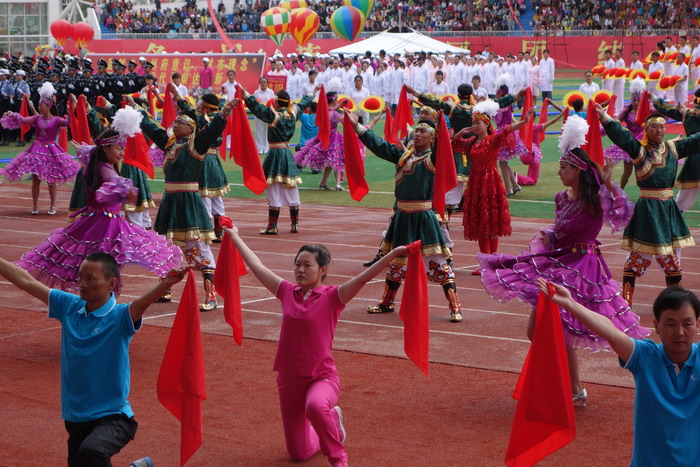छिङ्गहाइ प्रान्तको हाइ सि मंगोल तथा तिब्बतीजातिय स्वायत्त प्रिफेक्चरको 60औं वार्षिकोत्सव