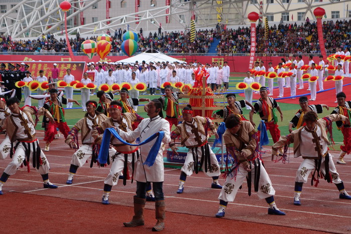 छिङ्गहाइ प्रान्तको हाइ सि मंगोल तथा तिब्बतीजातिय स्वायत्त प्रिफेक्चरको 60औं वार्षिकोत्सव