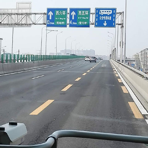 日本人スタッフのつぶやき361～北京市内を走るBRTに体験乗車しました。