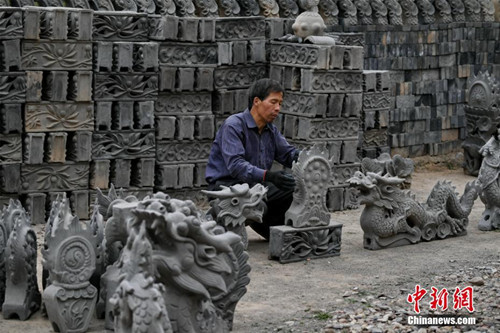 หลิว ฉวน จากมือสมัครเล่นสู่ผู้สืบสานศิลปะเครื่องปั้นดินเผาจีน
