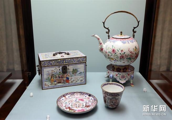 「芸術の裏側・輸出茶器展示会」が開催＝香港