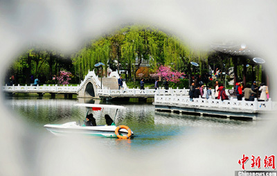 Pemandangan Kota Yangzhou pada Maret II