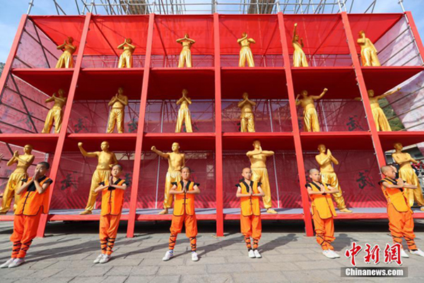 ศิษย์รร.กังฟูเมืองเติงเฟิงซ้อมโชว์งาน "เทศกาลกังฟูวัดเส้าหลิน2018"